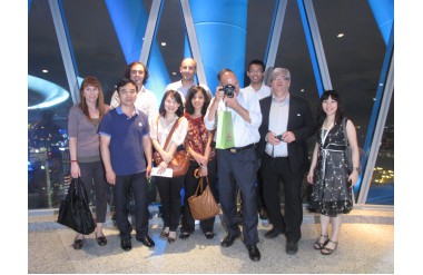 2011 Assisting French lighting artists’ on the Canton Tower visit