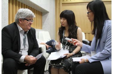 2011 Translation of the interview with French lighting artists